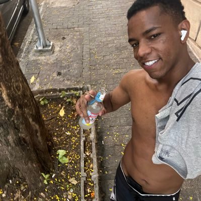 morenin_26's profile picture. https://t.co/7c7USEMGqQ