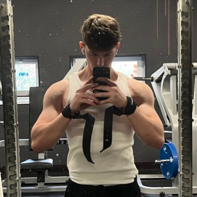 Beni12XD's profile picture. 22 | 🇭🇺 | Professional ad account banner