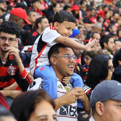 jeffersoncrf98's profile picture. Heitor Gabriel ❤️💙👶🏼/ Mãe ❤ / Fiona 💕 / Doente pelo flamengo desde 1998 ⚫🔴 / TFM 🤙🏾🍺 / ETERNO DG 👼⚫️ / (TRAJES DAS FAVELAS 💪🏽👕👖)