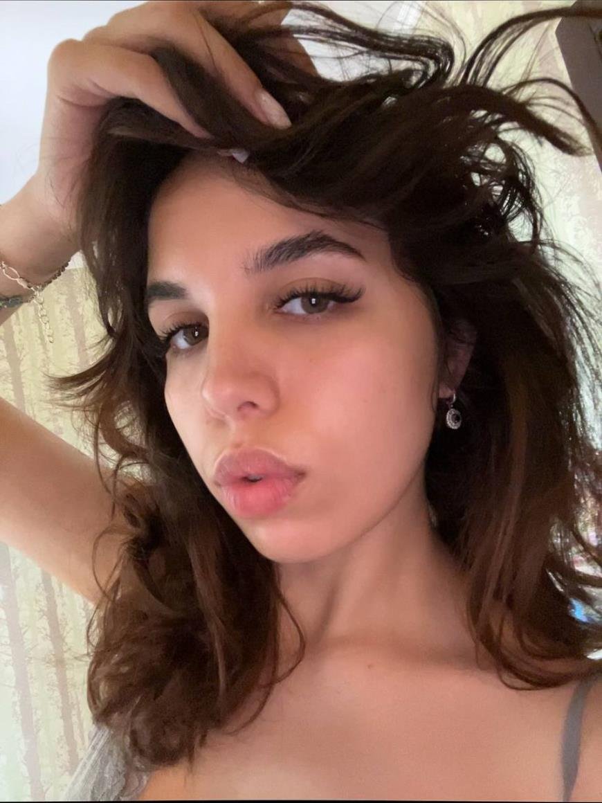 KarriTeodo29111's profile picture. 💋 Come visit @sexsexyougood the vibe’s warm, the tone’s honest. 🌙☕