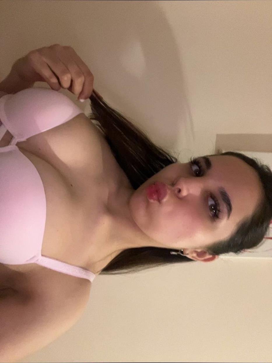 TinaTroy463228's profile picture. ☕ @sexsexyougood the calm’s cute on you