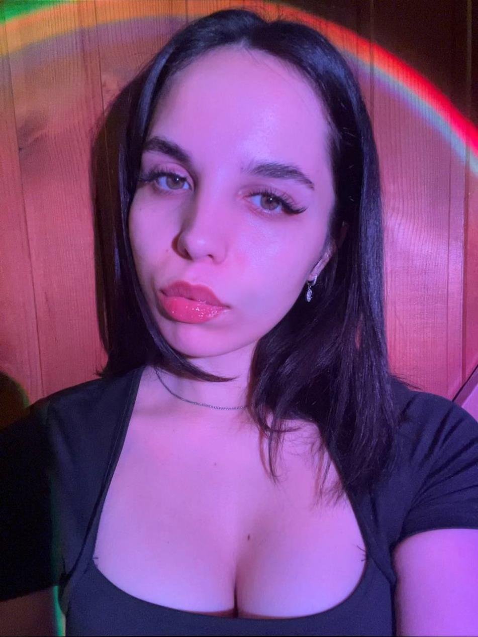 CeciliaMil15436's profile picture. 🔥 Come visit @sexsexyougood I’ll be glad to meet you — I don’t waste good energy 💋💫