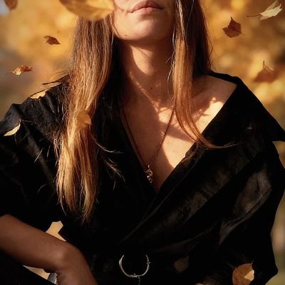 Naomi_soulfull's profile picture. Individual content creator 💣💫  artistic soul who can’t live without chocolate and music 🍫🎶