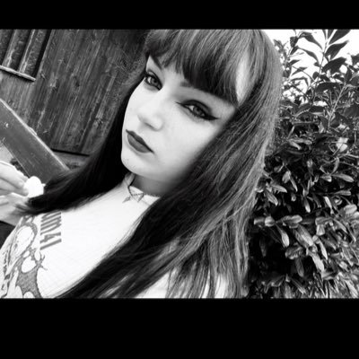 fialovanikyy's profile picture. |20|♋|