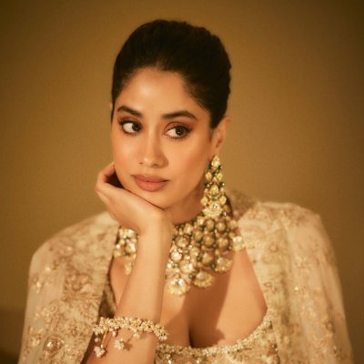 thejaanhvi's profile picture. this is fans account, not affiliate with Jk.