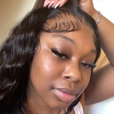 itssnicoleb's profile picture. shits , giggles , & relatable shit .