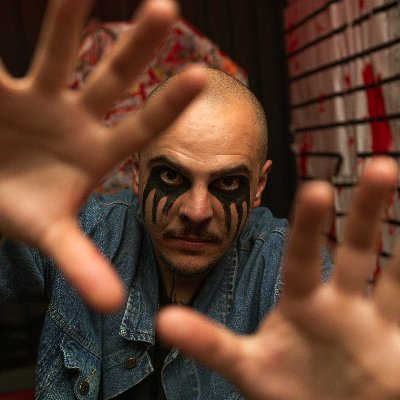 euoprata's profile picture. novo single 'PEDAÇOS' no link do perfil.