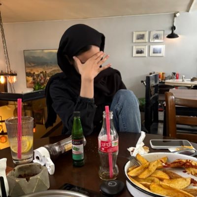 bedoneesssm's profile picture. 🍯یام یام