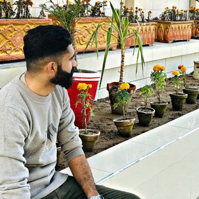 Ha_riS555's profile picture. Writer 

  Insta:  haris_kayani1
Snap Chat : mh_kayani