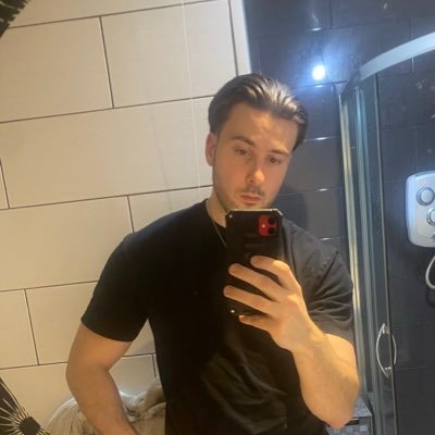 frostyozon87881's profile picture. 