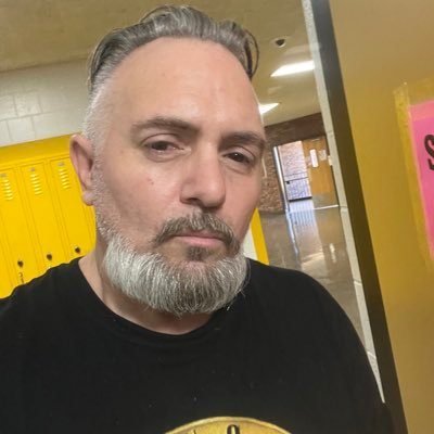 BearedbcuzUgly's profile picture. God fearing Christian Dad. .