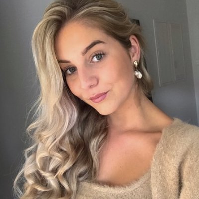 Deniserobbins02's profile picture. Coffee ☕ + books 📚 + long walks = my happy place