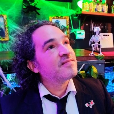 donsilviecin's profile picture. Profesor | Escritor | Corrector de estilo | Director en https://t.co/kuH2uMUdil