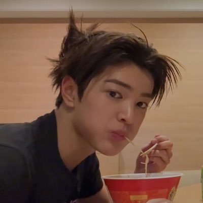 enhacortis's profile picture. got me lookin freshh