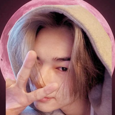 adorhypen's profile picture. my alter ego smiling