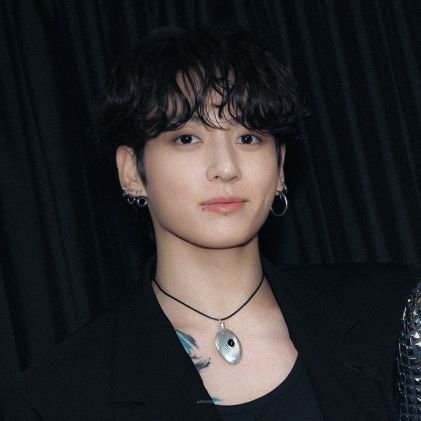 Nand4_001's profile picture. BTS 💜 ⁷_ Jungkook utted

                                                                             tripleS 🖤 ²⁴_ Yooyeon utted