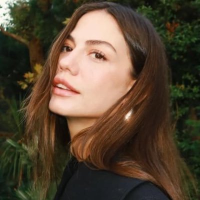 apegobush's profile picture. “Be love. that's our revolution!” - @sophiabush 💭