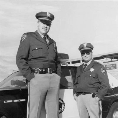 jimgeeting's profile picture. Author, retired Wyoming lawman, police survival instructor, pilot. Books at: https://t.co/P9ExX7xonu
Goodies at: 
https://t.co/ZfRAg952z6