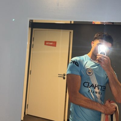 ZZakley's profile picture. Le bâton ne laisse personne désobéir. @ScuderiaFerrari @warriors @Charles_Leclerc @FCBarcelona_cat