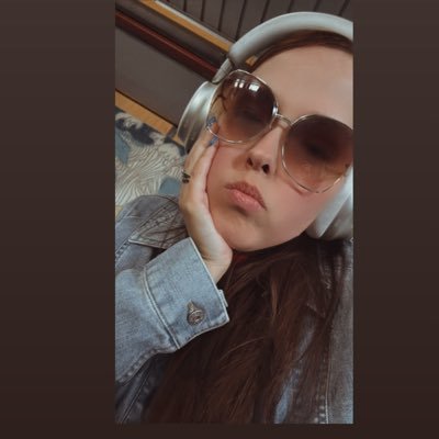 nairianatella's profile picture. 🎤 Cantautrice • Artista emergente 🎶 Se ti va, ascolta la mia musica • Link ⬇️