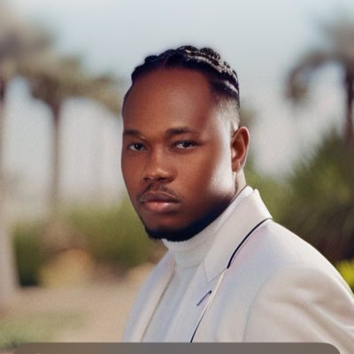 rozzi_val's profile picture. 