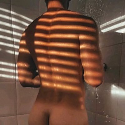 PeterPappii's profile picture. just a twenty something Bubble butt White Sub-bottom tryna serve BBCs around the Globe 🌍 Maftown Prince. Pretty toes| Prettiets Hole ✨