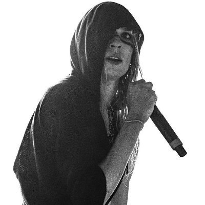 bledholm's profile picture. @aphkko