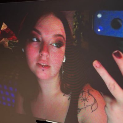 julesies's profile picture. no beta we die like men