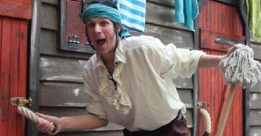 DiekeZeumeren's profile picture. Ik ben Dieke, de scheepsjongen van Avonturenparadijs SchatEiland. Samen met de kapitein en soms ook met Mare, de kapiteinsdochter beleef ik de gekste avonturen!