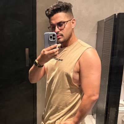 toh_freitas's profile picture. 👨🏻‍🏫 Professor de Port/Esp/Red 🦉 Licenciado em Letras &  Mestre em Linguística 📚