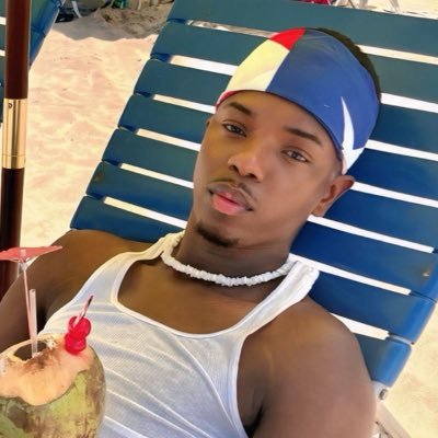 oneofonedrewski's profile picture. main @crownmedrew