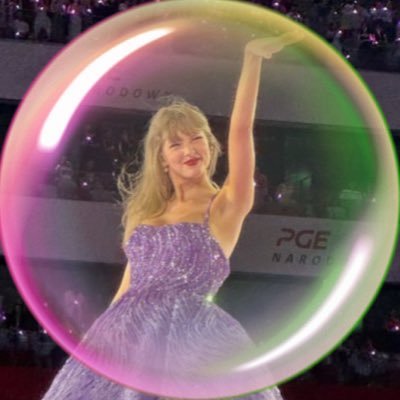 opalitejuno's profile picture. but i’m immortal now baby dolls ✩₊˚.⋆☾