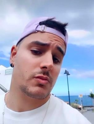 Charlieml93's profile picture. instagram Charlieml93.