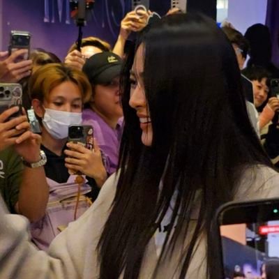 doraekunk's profile picture. I’ve never care what tomorrow come I’ve care just only today that l have you.