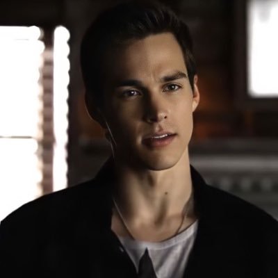 DaddyHeretic's profile picture. Kai Morningstar | Heretic Single-Ship w/ @SatansChildMM Chaos, blood & devotion. Touch him & vanish.