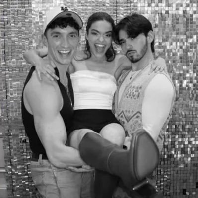 zegrodlivas's profile picture. 🗣️ evita summer forever