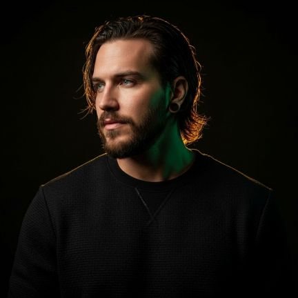 InkSpirationss's profile picture. Free Minds. 

Your smile makes you pretty, but your personality makes you beautiful.