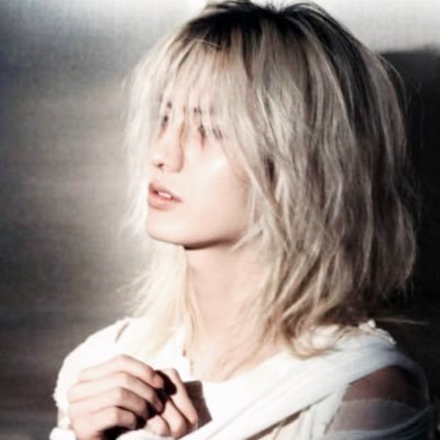 kyunfusion's profile picture. 20yrs old- BYF READ CARRD/ fan account/ free 🍉 not impersonating the person in my pfp