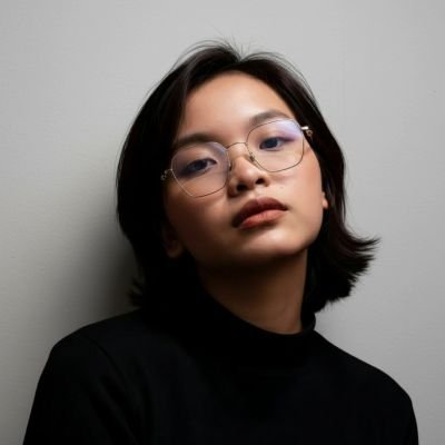 callmeeprisss's profile picture. history and book