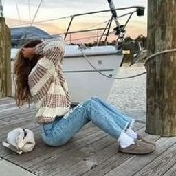 Ploroojee30498's profile picture. 