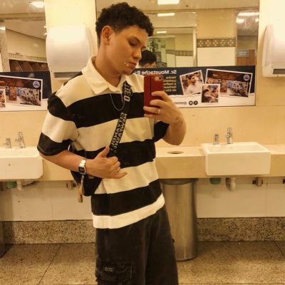 theandeeer's profile picture. é o mar, é o vento