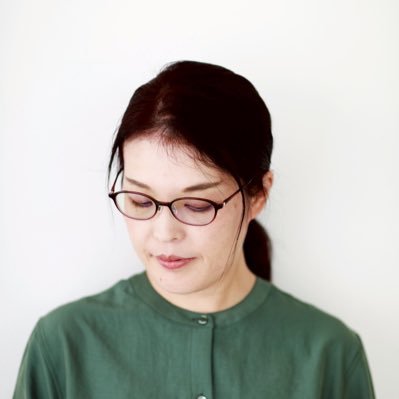 yako_blog's profile picture. 商品の魅力が伝わる商品画像を作ります｜商品やサービスの魅力を伝えるデザイン「売れるWebデザイン」｜ECショップ経営13年目・ショップ総売上月商1500万｜13歳と10歳の2児の母｜SNSマーケティング思考のデザインを発信｜LPデザイン・コーディング｜楽天・yahooの運営相談、商品画像のご依頼などはDMで