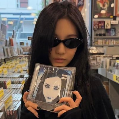 cattning's profile picture. born to babygirl