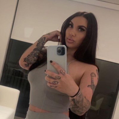 itsberryella's profile picture. Sexy baddie 🔥| Selling 💰, time wasters stay off | solo content creator🥵 | PAID COLLABS🍒& MEETS :) |DM for menu📋