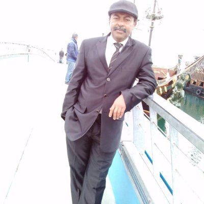 elkidiya's profile picture. أكاديمي وباحث ومترجم موريتاني .... شغوف بالأدب والفنون الجميلة.
مدير المركز العربي الافريقي للدراسات.
هجر مهنة الطب ليتفرغ للأدب والبحث العلمي.