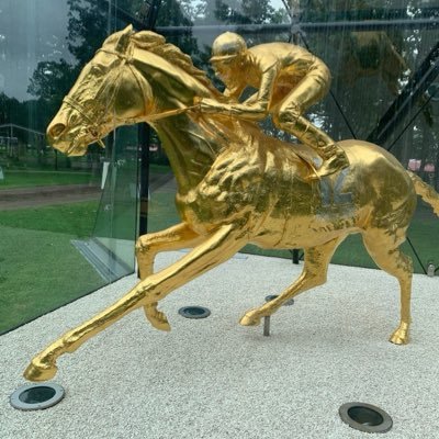 EsiUggEjiEffH3P's profile picture. 趣味アカ、と言っても競馬くらいかな😀