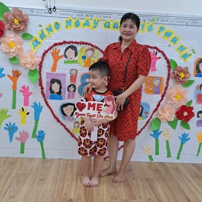 ThuyTrang010256's profile picture. 