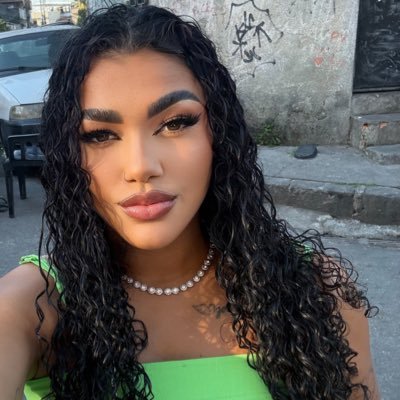 th22_bela's profile picture. “O único que pode me julgar, me fez livre.” 🦋|CEO👩🏻‍💻:@thaydri2023|Empresária👩‍💼|Universitária📚 •RJ|🇧🇷 insta:📸@thayssagoncalves22