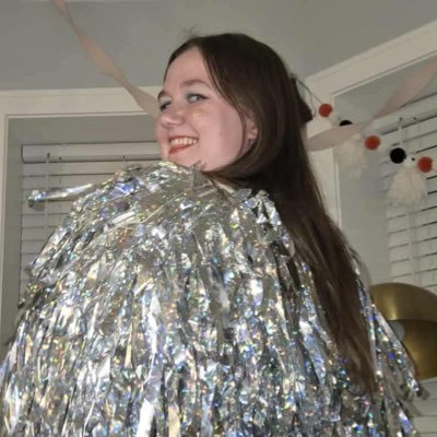 yourgirlerin13's profile picture. "you’re like a foodie but for music”