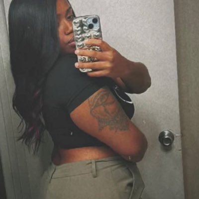 astoldbytaytay_'s profile picture. personal dilly dally-er, graphic designer, podcaster, creative, journalist but most importantly angel baby🪽💋!